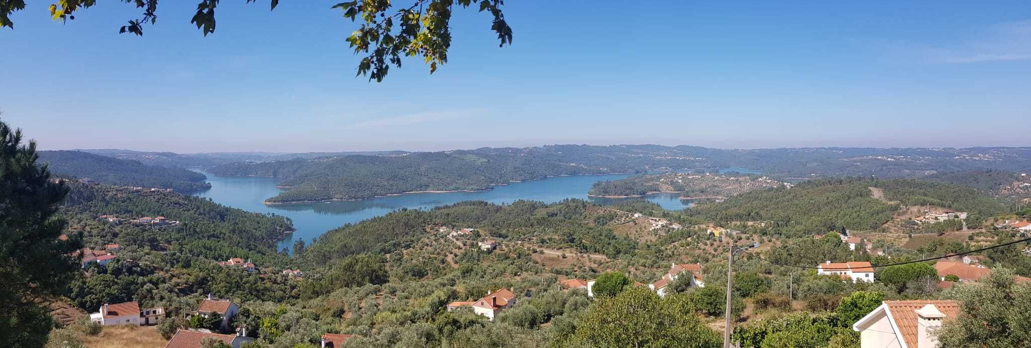 Casa típica de aldeia a 300mt da albufeira de Castelo do Bode