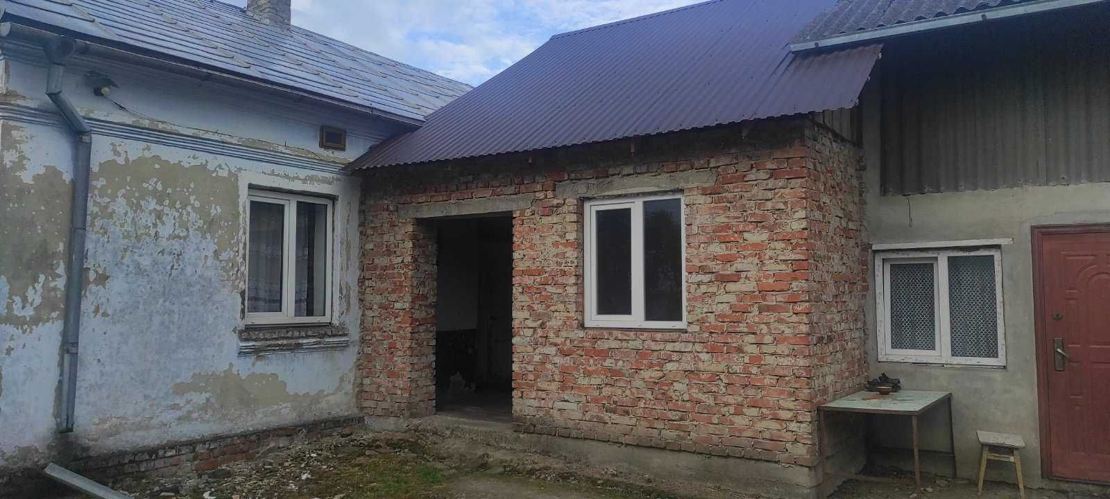 Будинок з господарськими будівлями, смт. Запитів, вул. Загайна 38