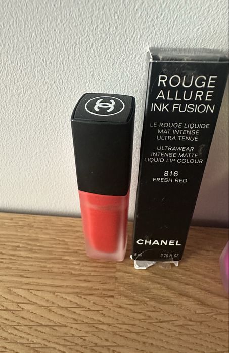 Błyszczyk CHANEL czerwony nowy