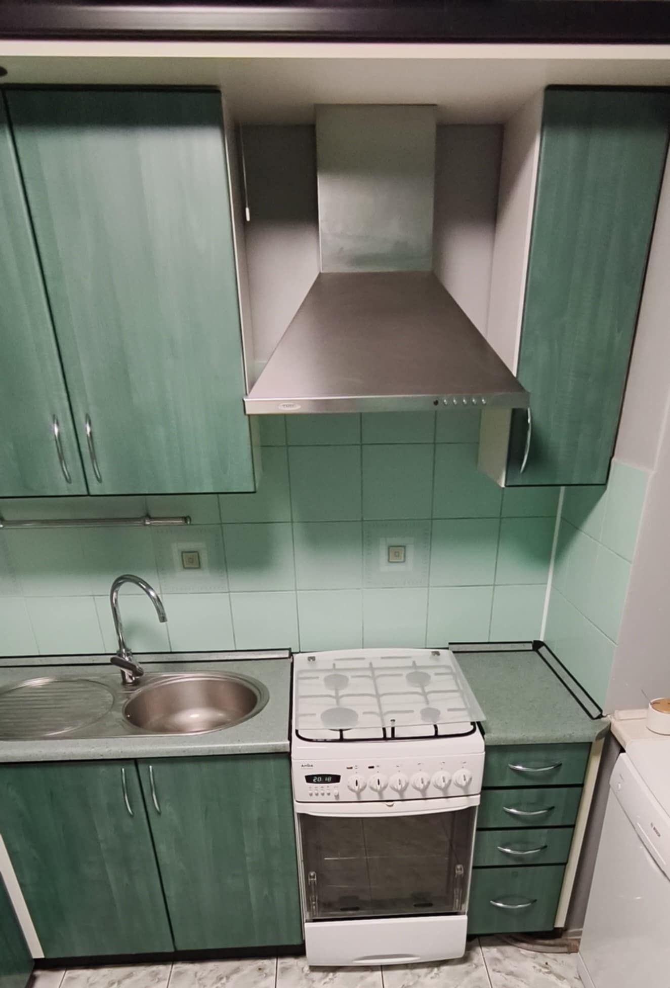 Meble narożne kuchenne z oświetleniem