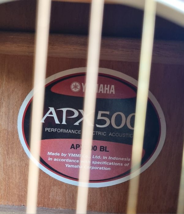 Wspaniałą gitara elektro-akustyczna yamaha!apx500!