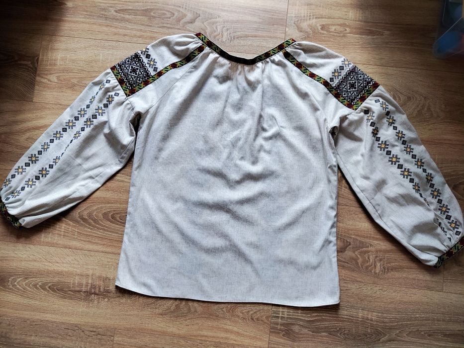 Жіноча вишиванка розмір 50-54