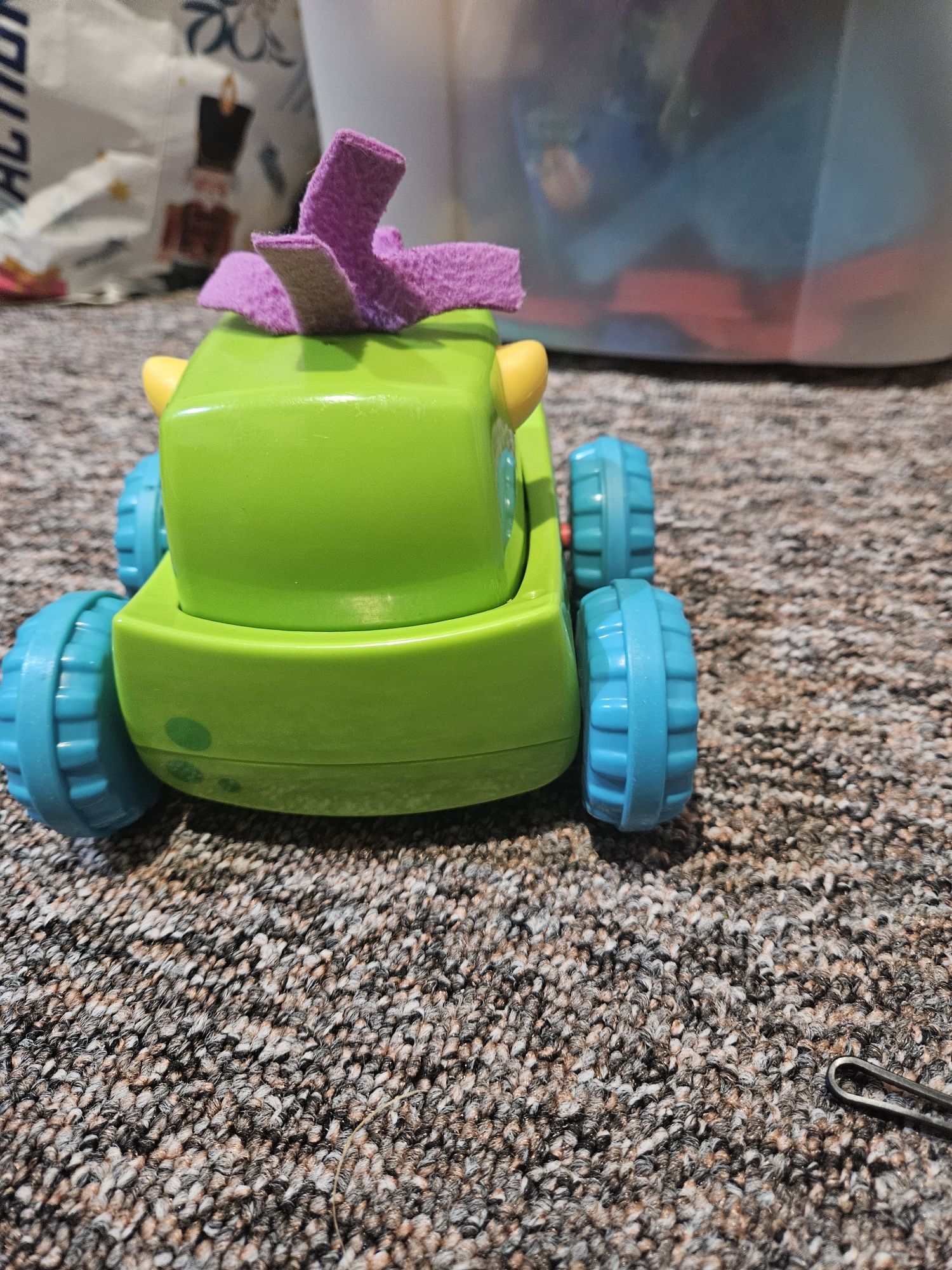 Auto zwierzak Fisher price do raczkowania