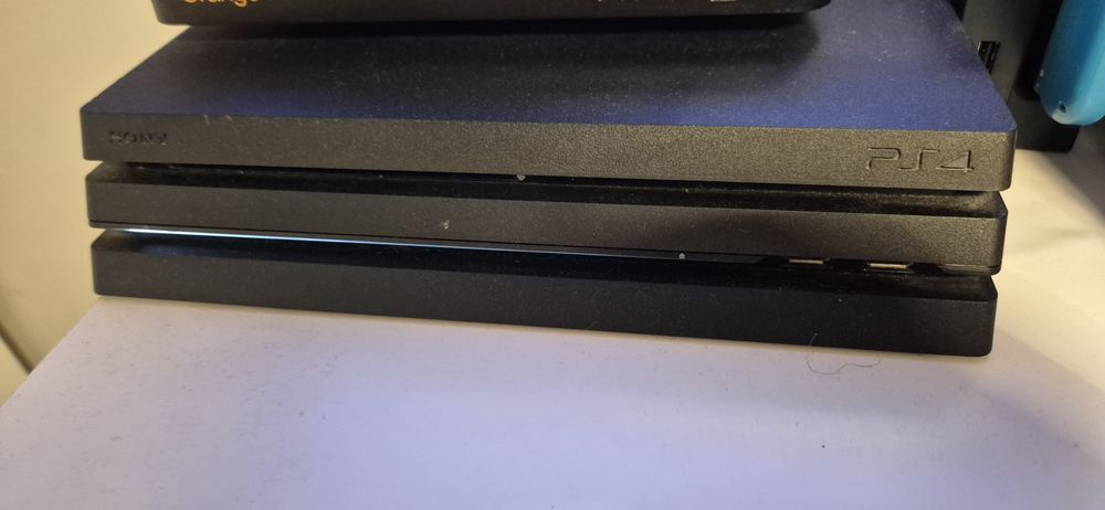 Play Station4 pro 1tb