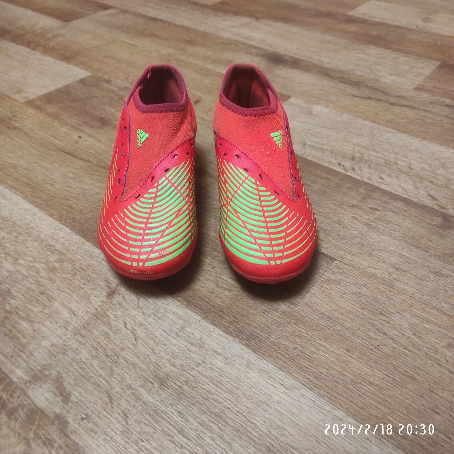 Бутсы Adidas Predator 33р