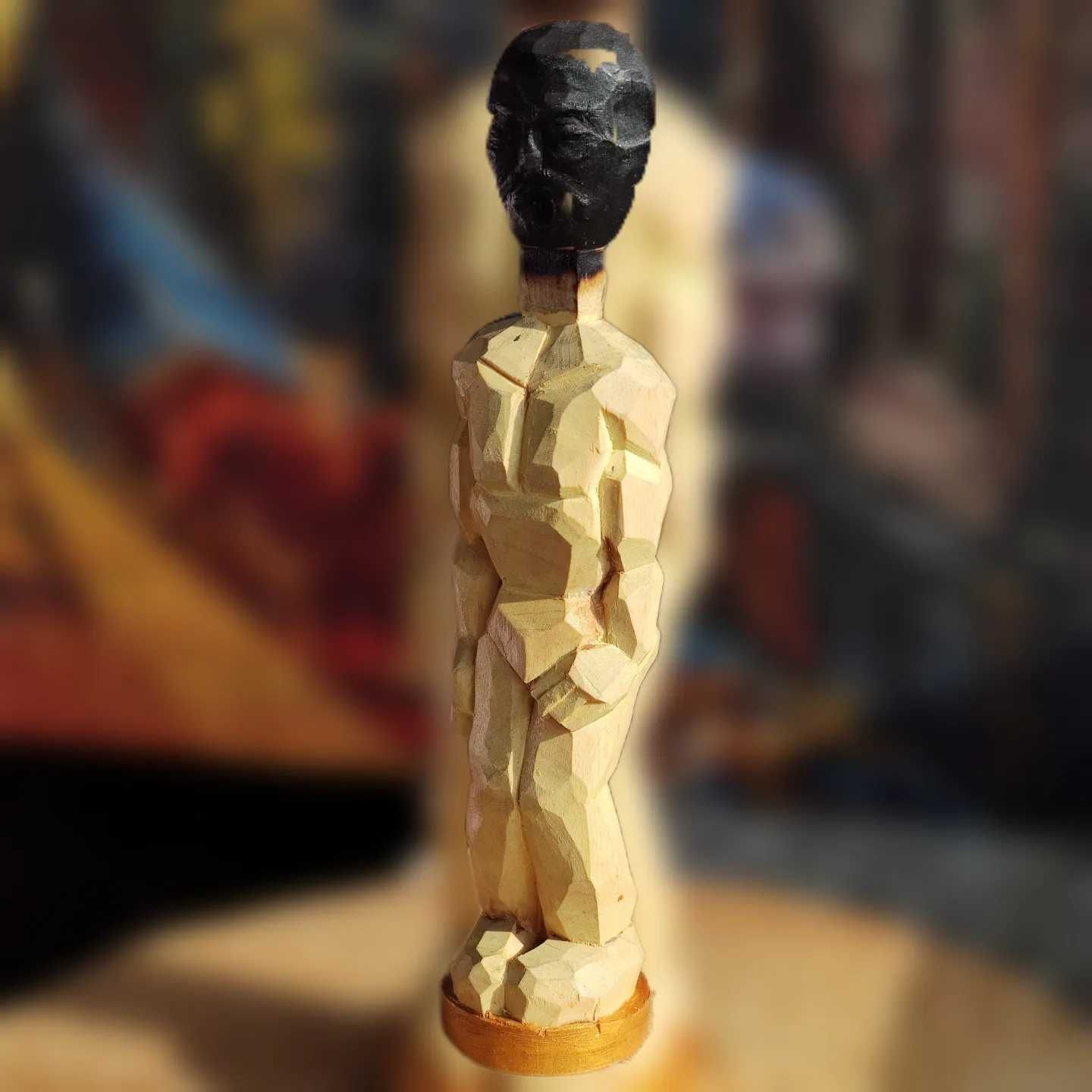 Rzeźba drewniana "Człowiek zapałka".
