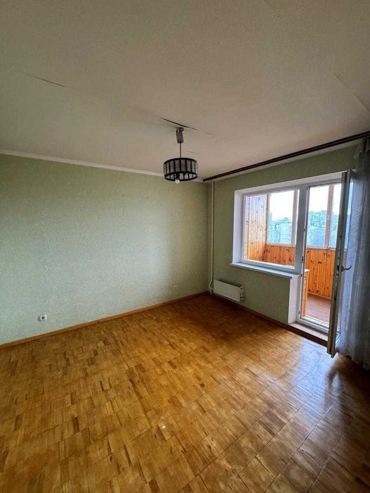 Продам 2 к вул Червоної Калини 22  Троещина