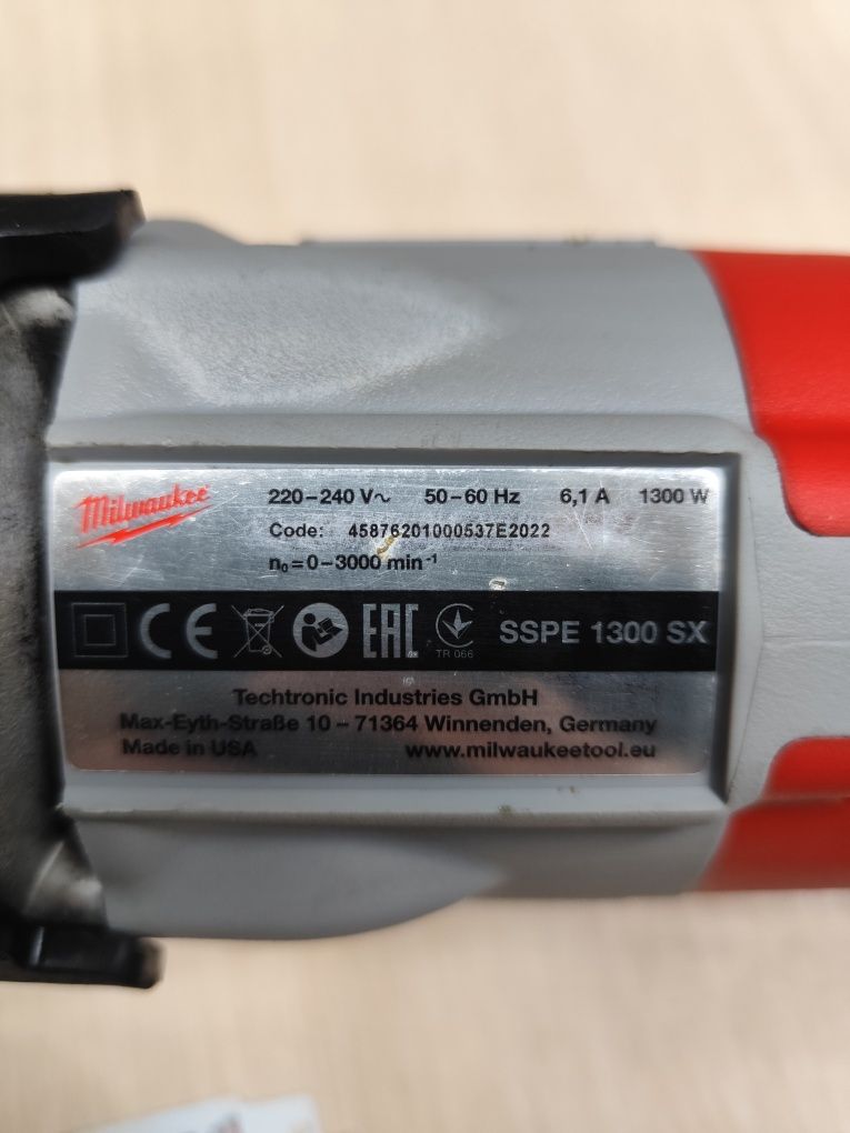 Milwaukee SSPE 1300 SX W потужна шабельна пилка Мілвоке оригінал