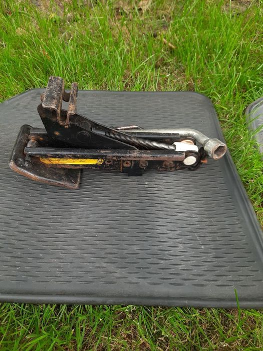 Домкрат Ford Mondeo