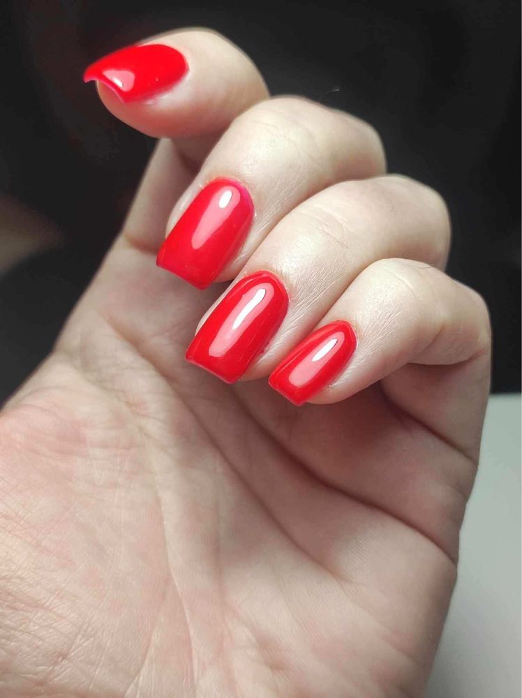robienie paznokci/pedicure