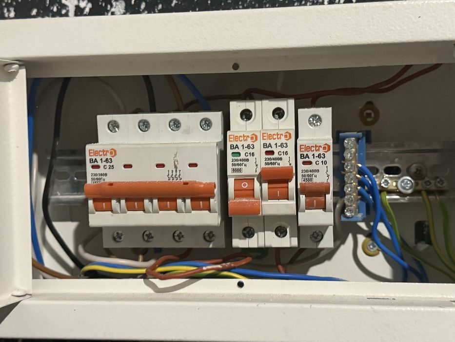 Комерційне приміщення 15,5 м², фасад, Київ, Голосіївський