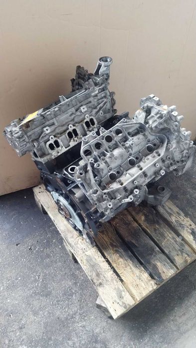 Silnik Słupek Infinitu QX70 3.0d V9XF655 238km USZKODZONY