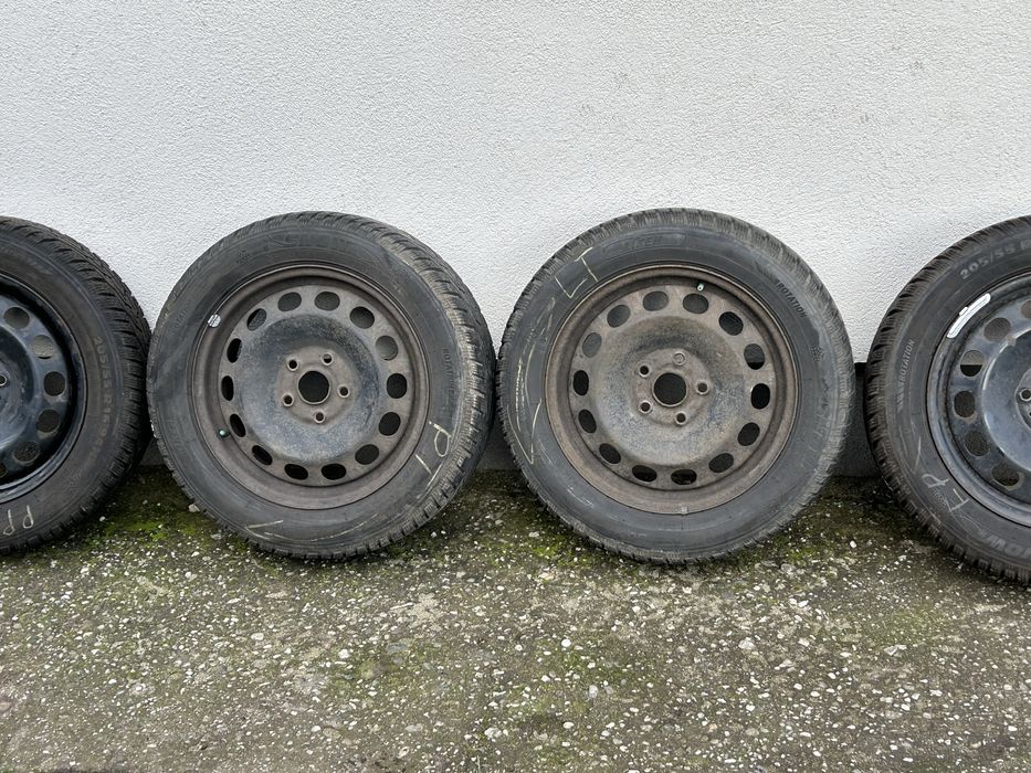 Opony zimowe z felgami