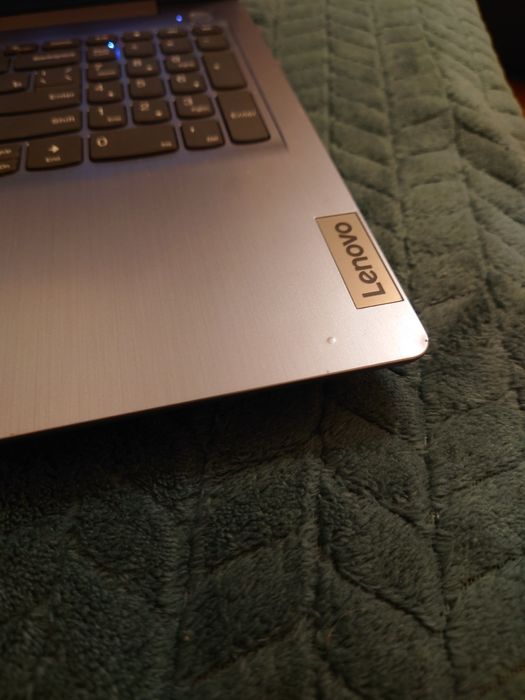 LENOVO IdeaPad 3 15IAU7, i5-1235U, 4GB RAM