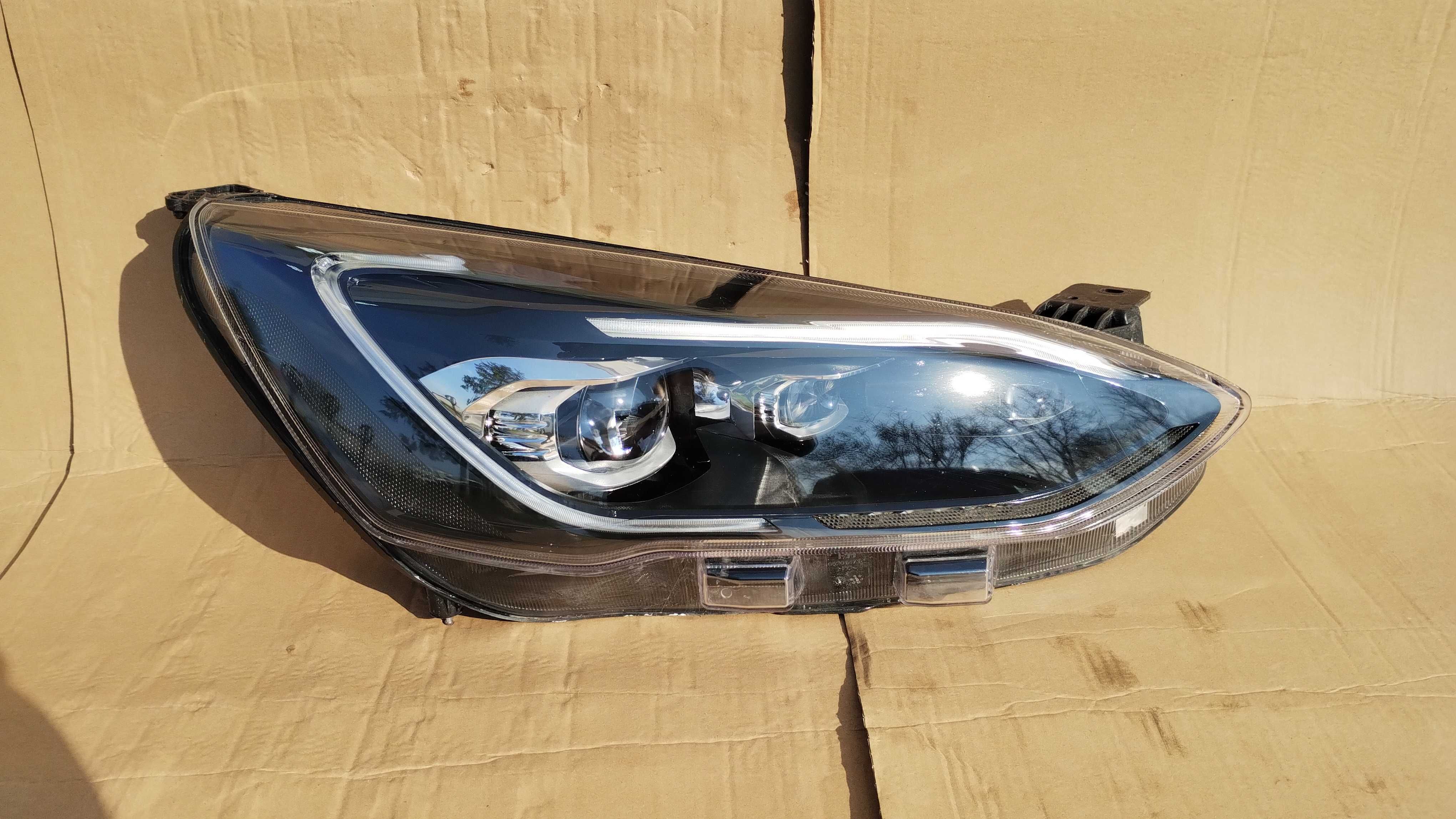 Lampa Przód Prawa Ford Focus Mk4 ST 18-21r Europa Kompletna