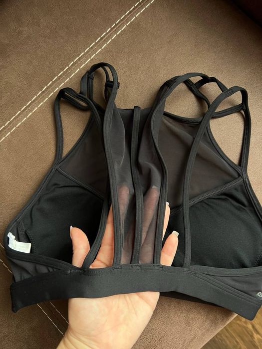 Спортивний топ Reebok