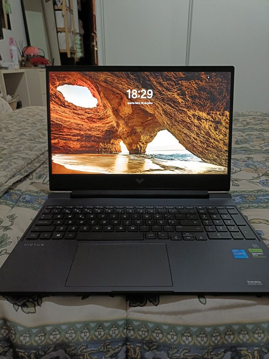 Victus HP 3050 i5