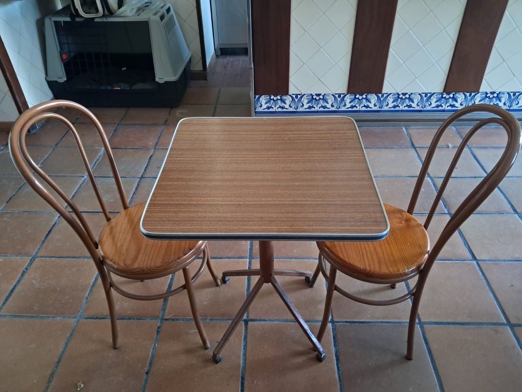 Mesas e cadeiras para restauração