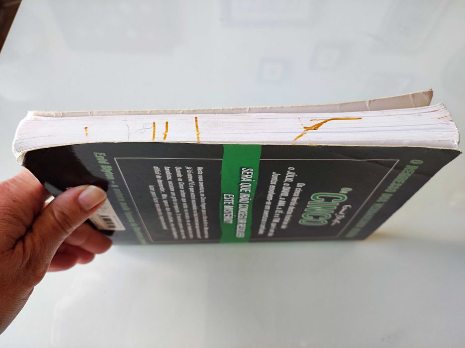 Vários Livros Juvenis entre 2,00€ e 3.00€ cada e PNL