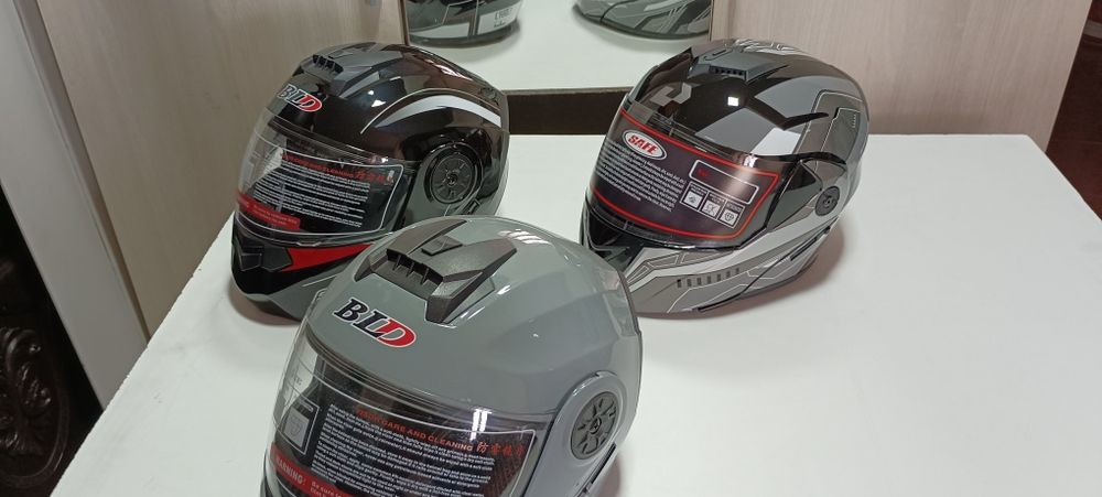 Capacetes novos  homologados/ Top