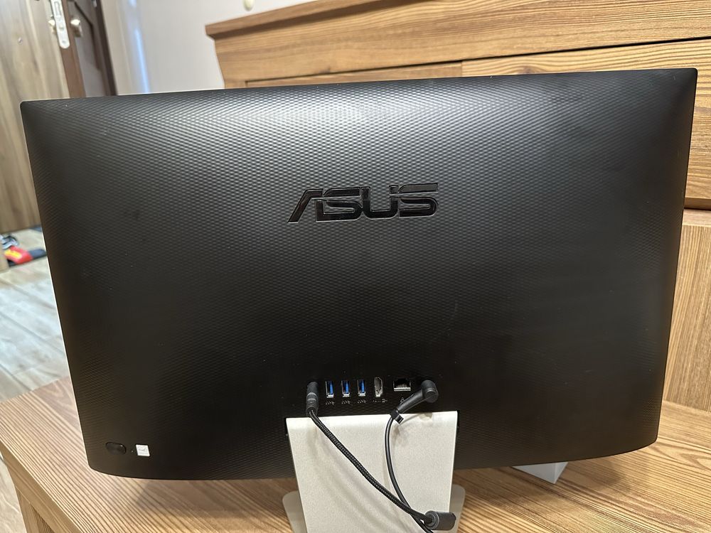 ASUS V222-115D All-in-One