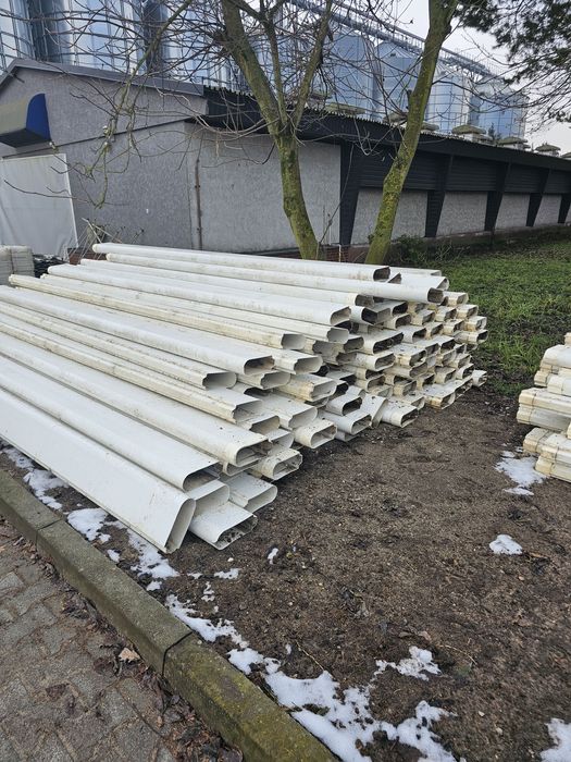 Rury - kanały do powietrza ( podsuszania pomiotu )