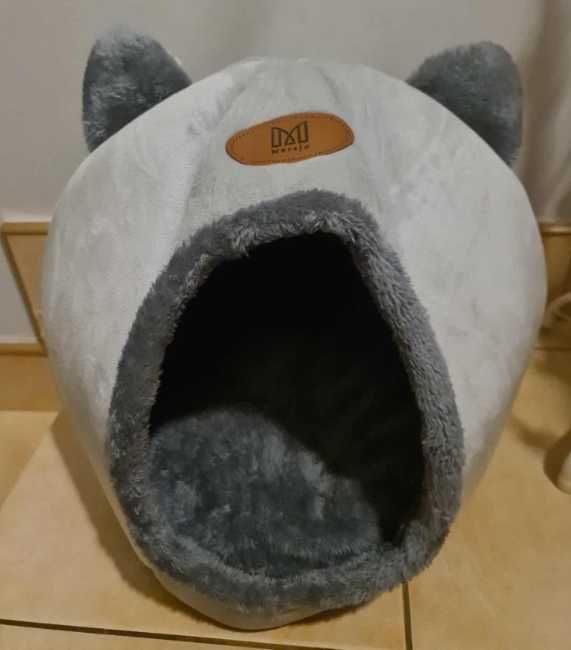 Domek,budka dla małego psa lub kota