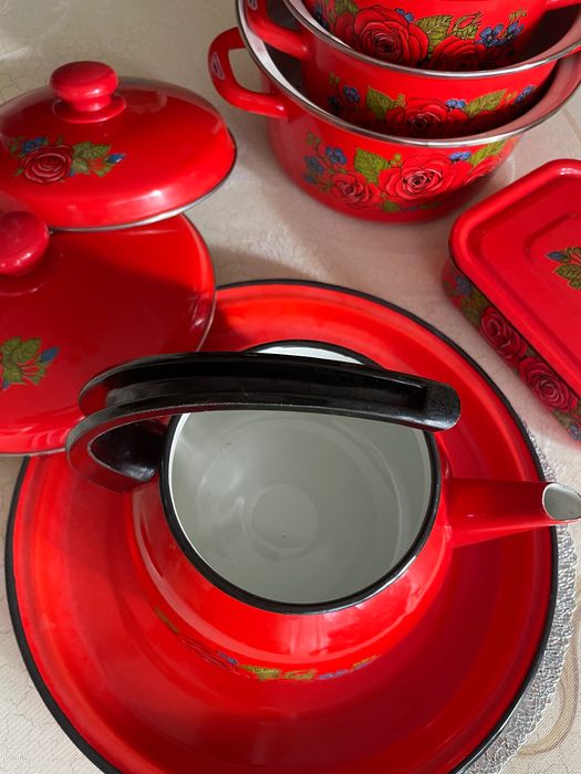 Набір емальованого посуду