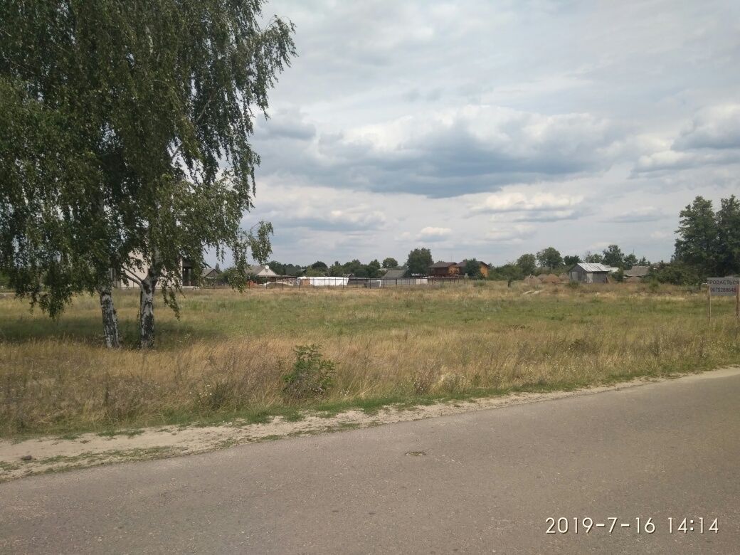 Продаю земельну ділянку під забудову в с. Мельники, Шацького району.