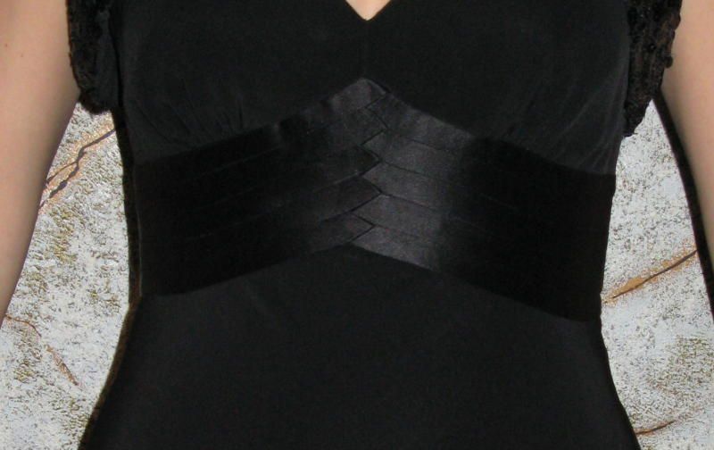 Вечернее черное платье