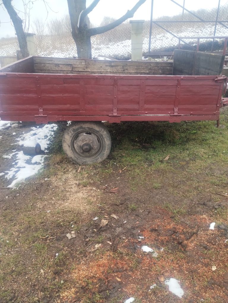 Причеп одноосний