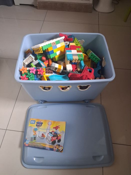 Lego Duplo wraz z pudłem plastikowym, odbiór osobisty