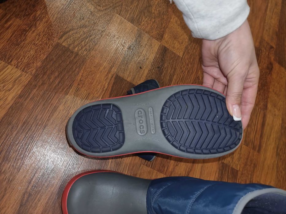 Зимові черевики  Crocs j6-38-24/25cm