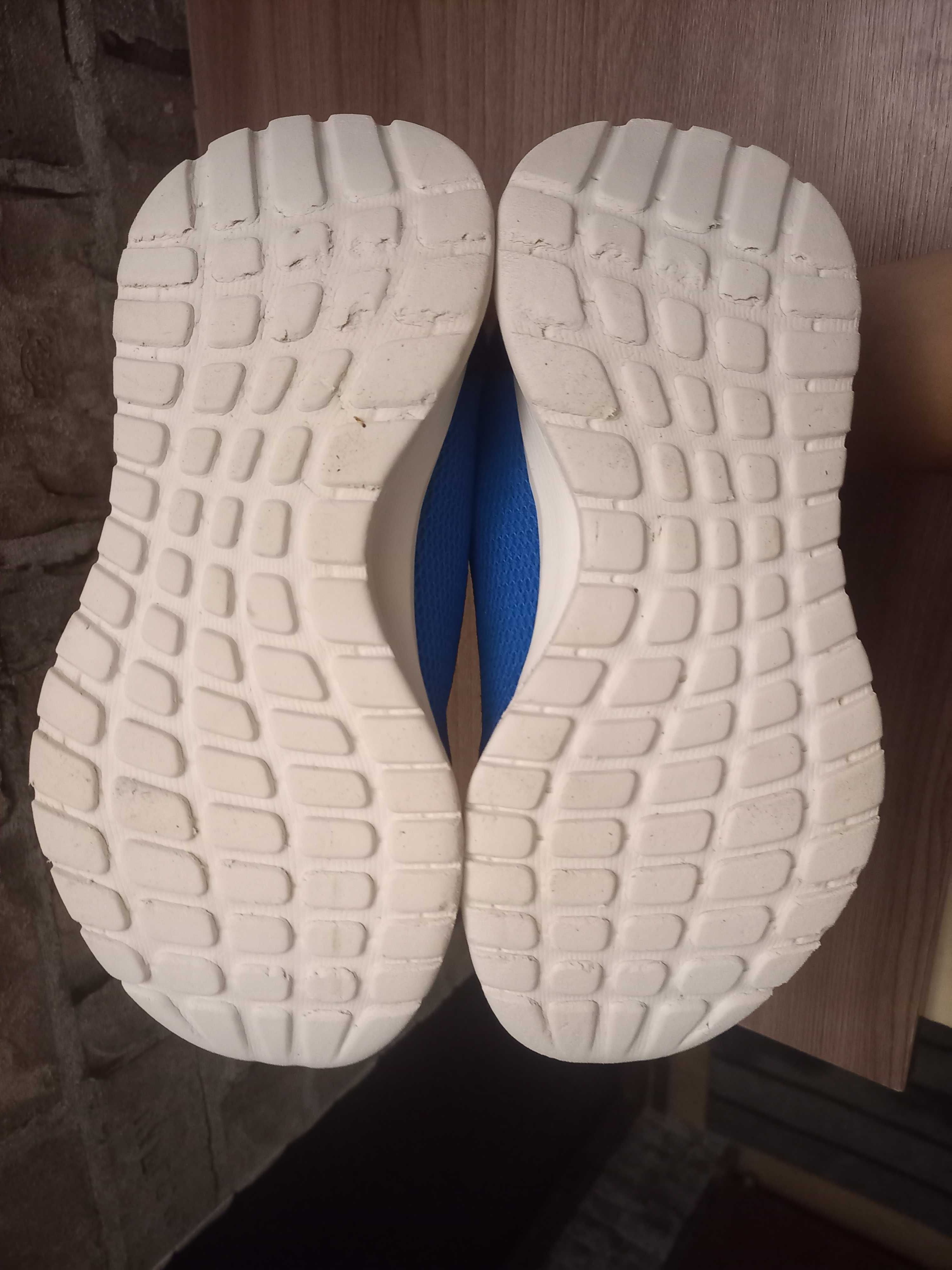Кроссовки на мальчика adidas cloudfoam размер 33.