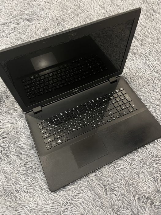 Ноутбук Acer es1-711 4gb