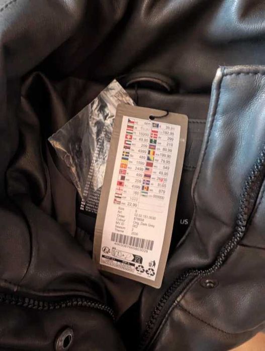 Ciemno szara krótka kurtka zimowa