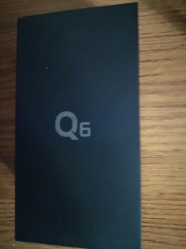 Telefon komurkowy lg Q6