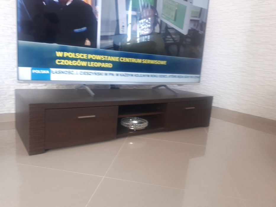 Szawka pod telewizor