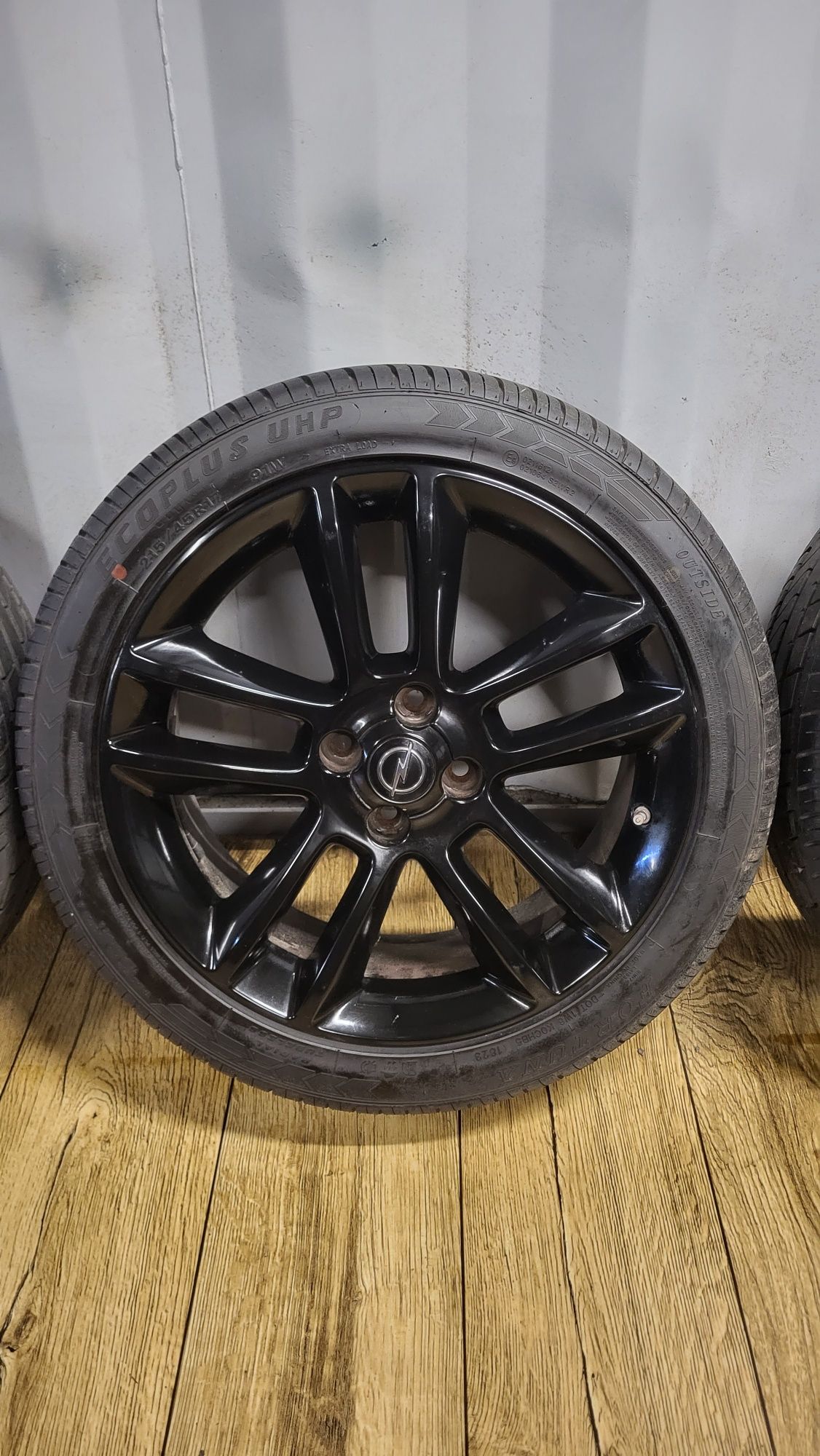 Alufelgi Opel 4x100 17" z oponami 215/45 R17 Corsa D E Adam OPC