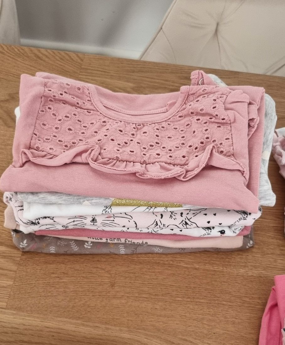 Zestaw  ubranek dla dziewczynki  rozmiar 74