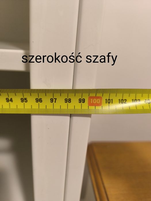 Szafa komoda stoliczek z krzesłami