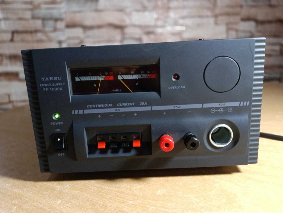 Fonte de Alimentação Yaesu FP-1030A