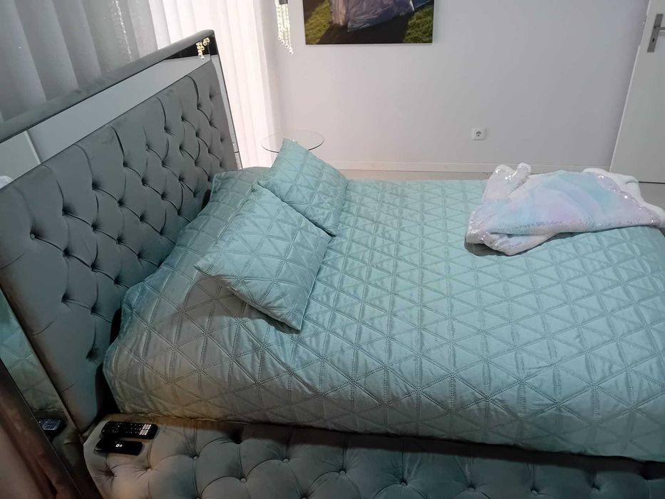 Cama redonda cinza