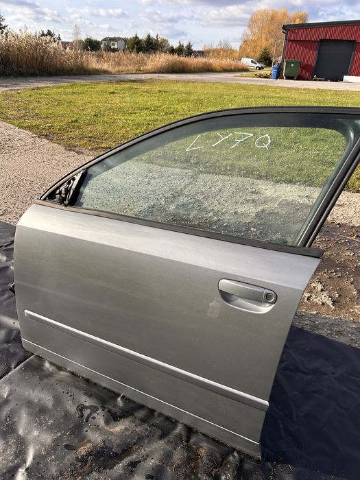 Drzwi Audi A4 B6 lewy przód/lewy tył/kombi/kod LY7Q
