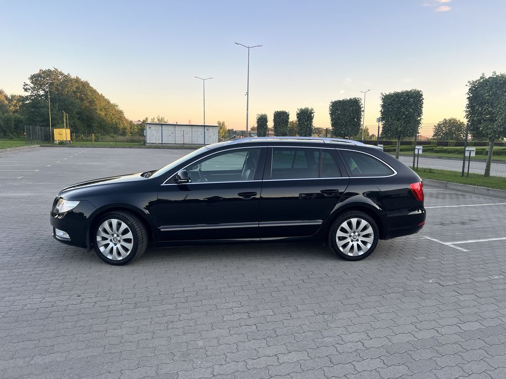 SKODA Superb Combi 2.0 TDI Elegance DSG