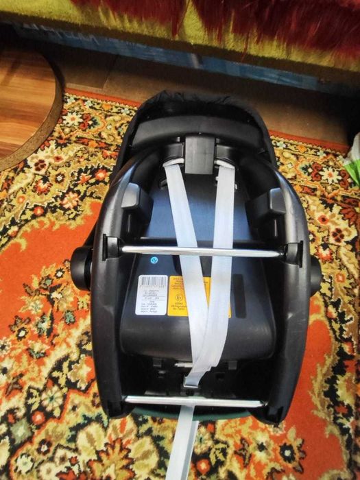 Автолюлька Maxi-Cosi CabrioFix i-Size в ідеальному стані