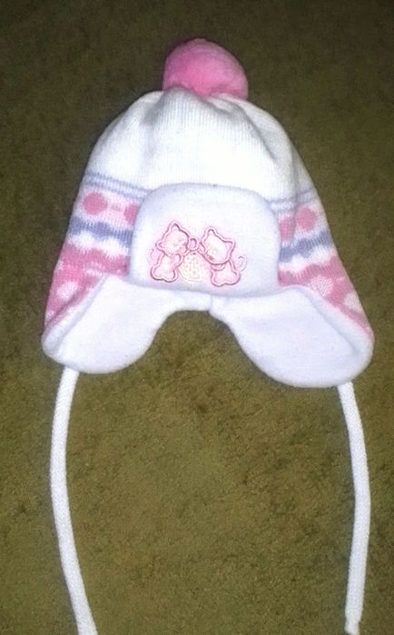 Зимова шапка для дівчинки