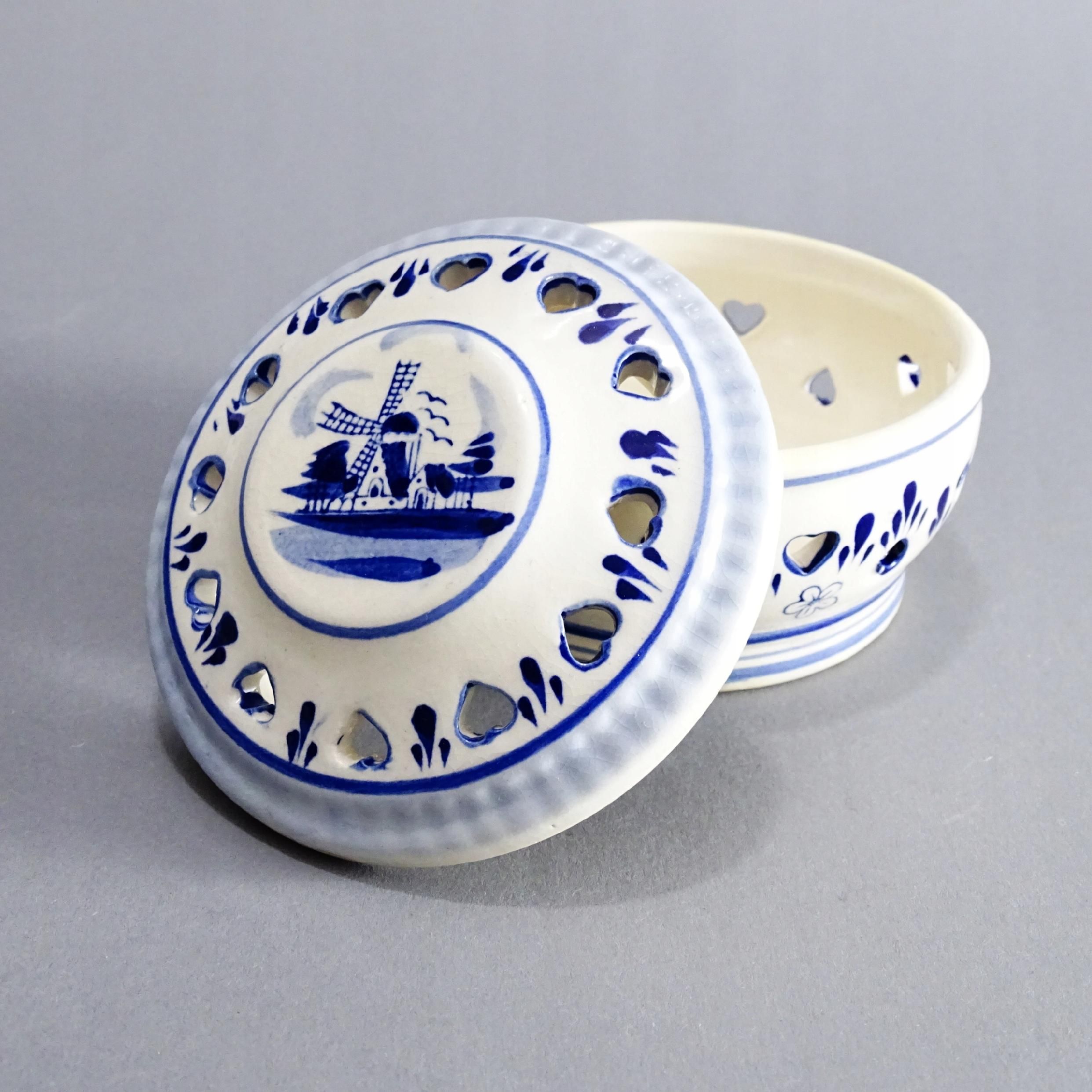 delft ceramiczny ażurowy malowany pojemnk