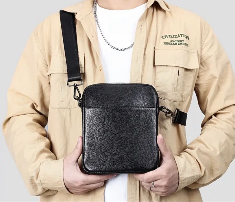 сумочка через плече.