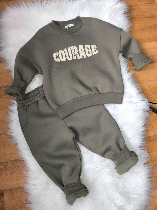 Костюм кольору хакі